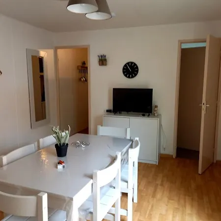 T2 Avec Piscine, Tennis Et Proche Pistes Cyclables A - Fr-1-379-171 *